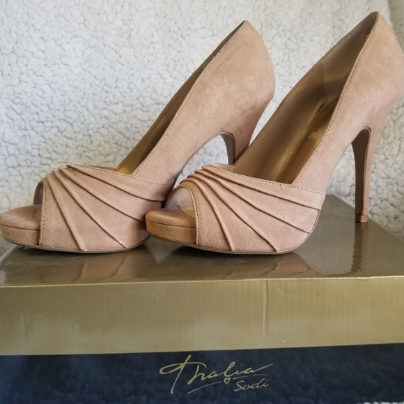 Thalia Sodi Heels - Picture 1 of 7